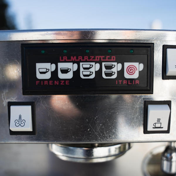 Pre Loved 2 Group La Marzocco Linea AV in Black Coffee Machine