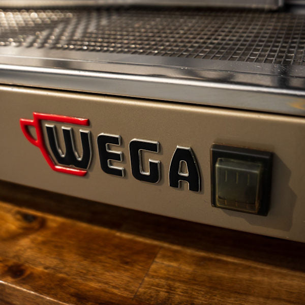 Pre-Loved Wega Atlas – Champagne Finish – 10 Amp Plug & Play