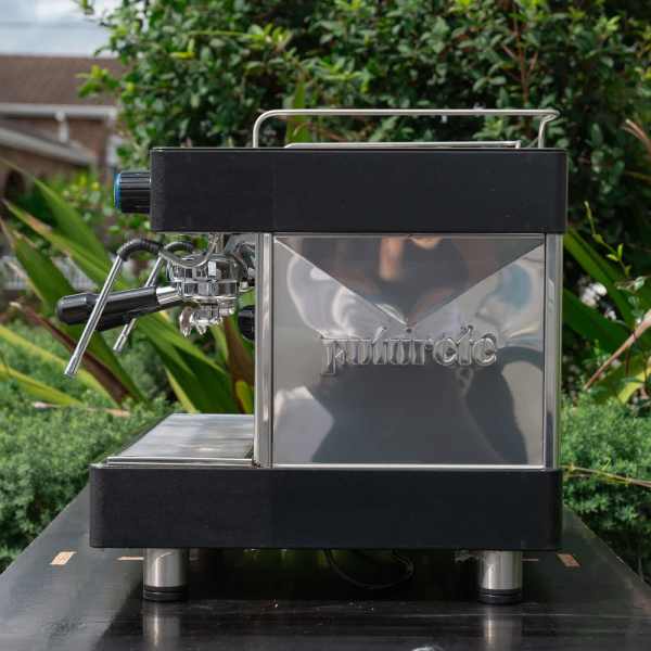 Ex Demo Futurette Horizont In Black 10 Amp Tanked Coffee Machine