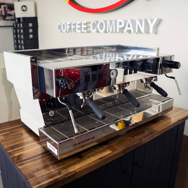 Pre-Loved 2024 La Marzocco Linea S AV – 3 Group Gloss White