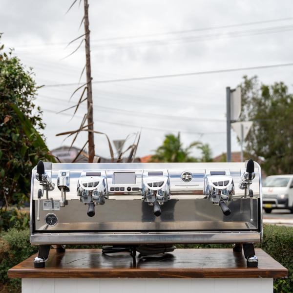 Pre Loved 3 Group Victoria Arduino Black Eagle π¦
 Coffee Machine
