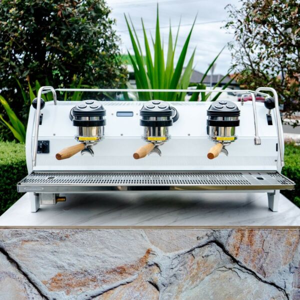 Brand New 2022 Custom La Marzocco STRADA AV COFFEE MACHINE