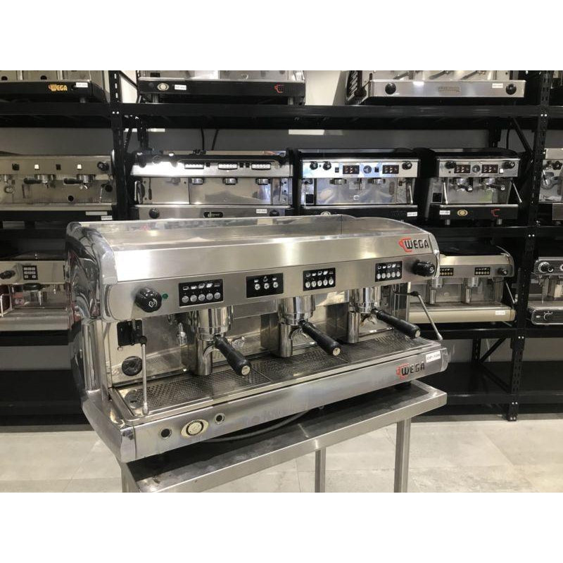 Pre-Owned 3 Group Wega Polaris In Chrome Commercial Coffee Machine