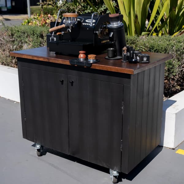 Stunning La Marzocco & DF64 Coffee Machine & Accessories Package