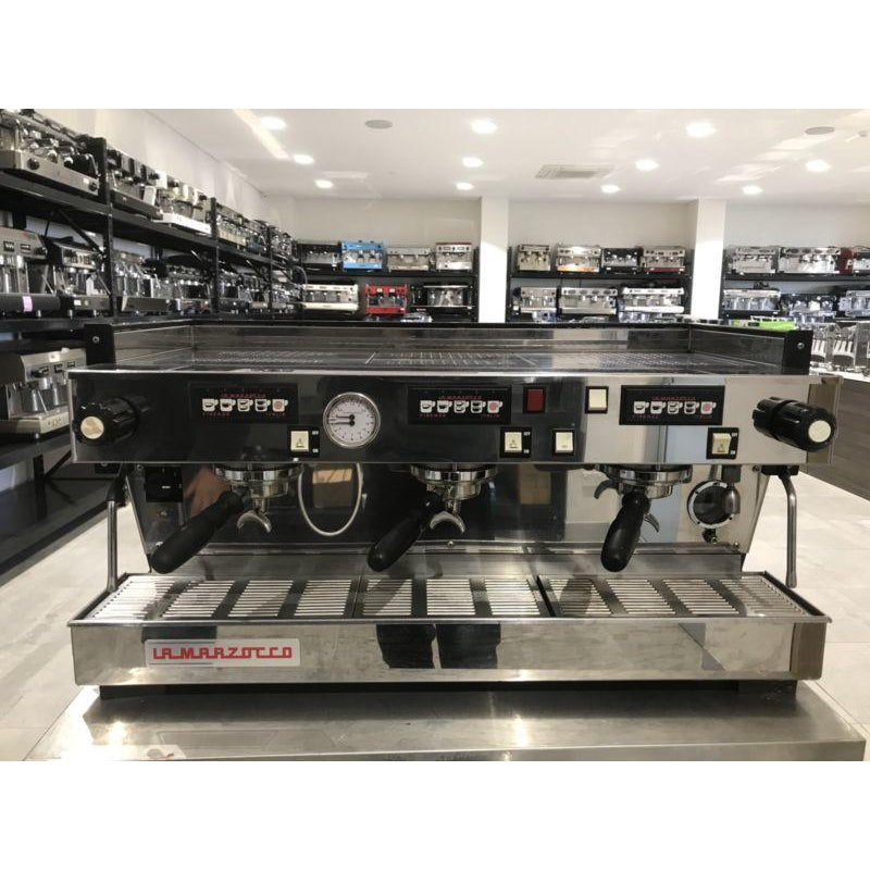2016 As New La Marzocco Linea AV Commercial Coffee Machine
