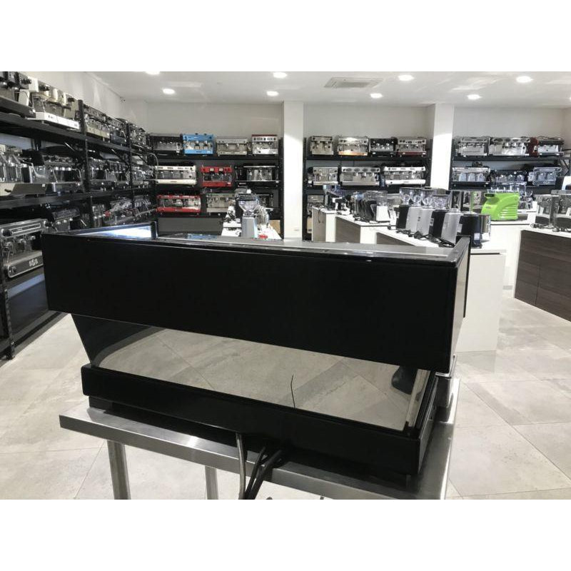 2016 As New La Marzocco Linea AV Commercial Coffee Machine