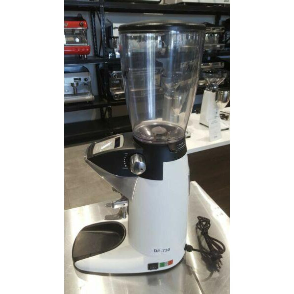 Pre-Owned Compak F8 In White Commercial Coffee Bean Espresso Grinder