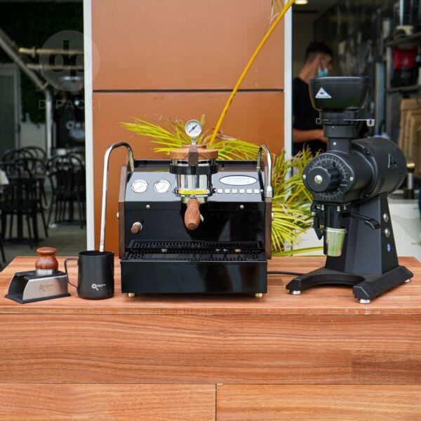 New La Marzocco GS3 MP & EK43 Short Coffee Machine & Grinder Package
