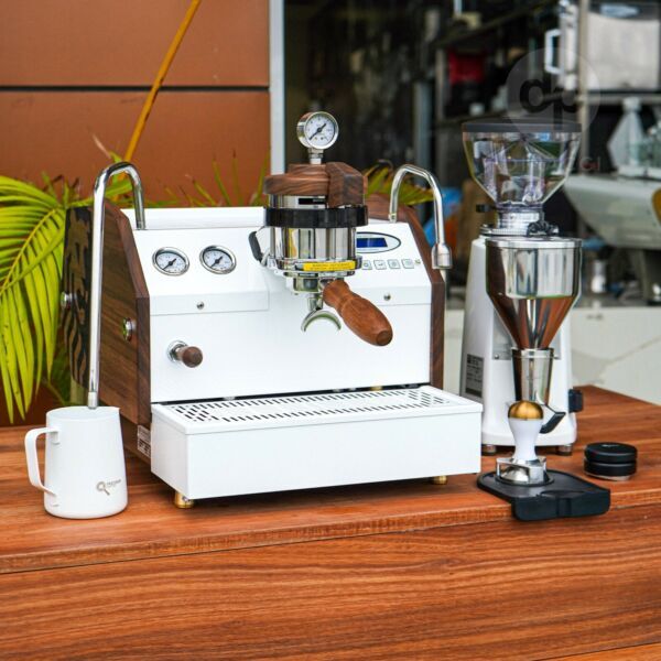Brand New Custom La Marzocco Gs3 & Mazzer Machine & Grinder Package