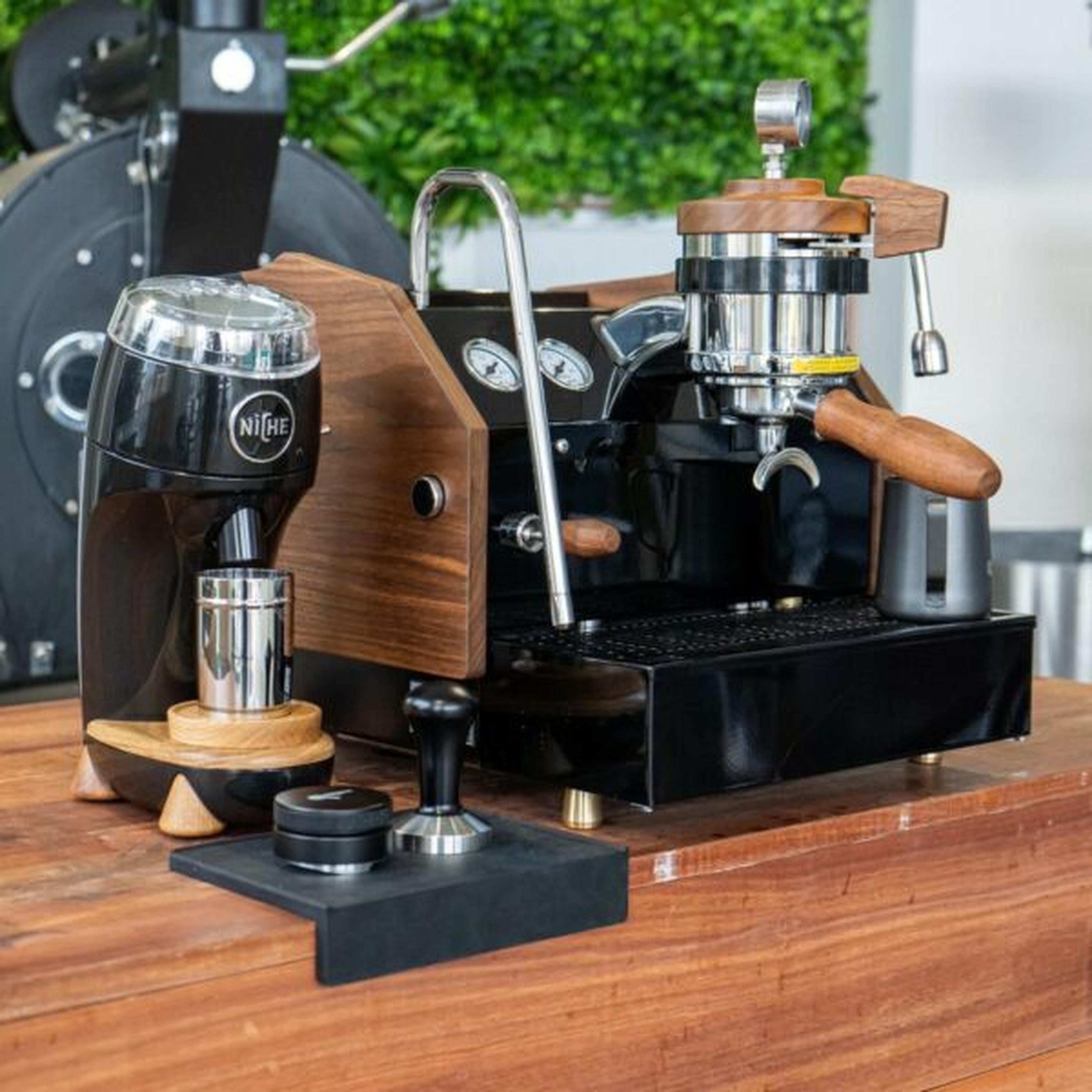 Brand New La Marzocco Gs3 & Niche Grinder & Coffee Machine Package