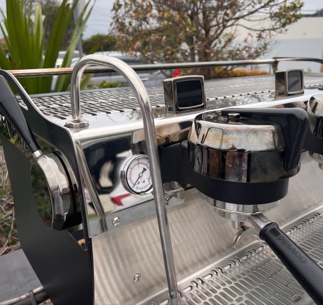 CUSTOM Ex Demo Synesso MVP HYDRA 3 Group Commercial Coffee Machine