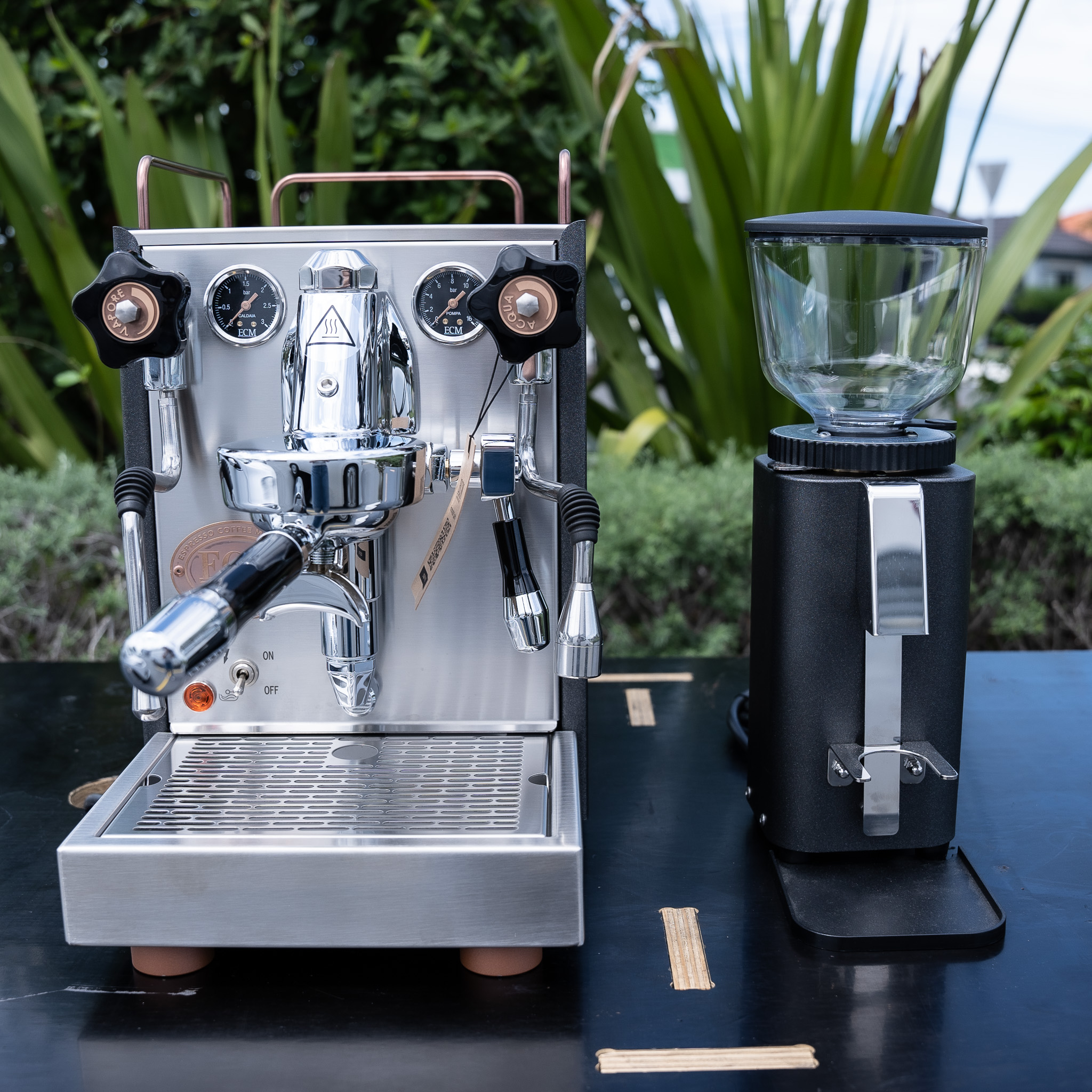 ECM MECHANIKA IV SLIM HERITAGE LINE & ECM C-Manuale 54 IN ANTHRACITE