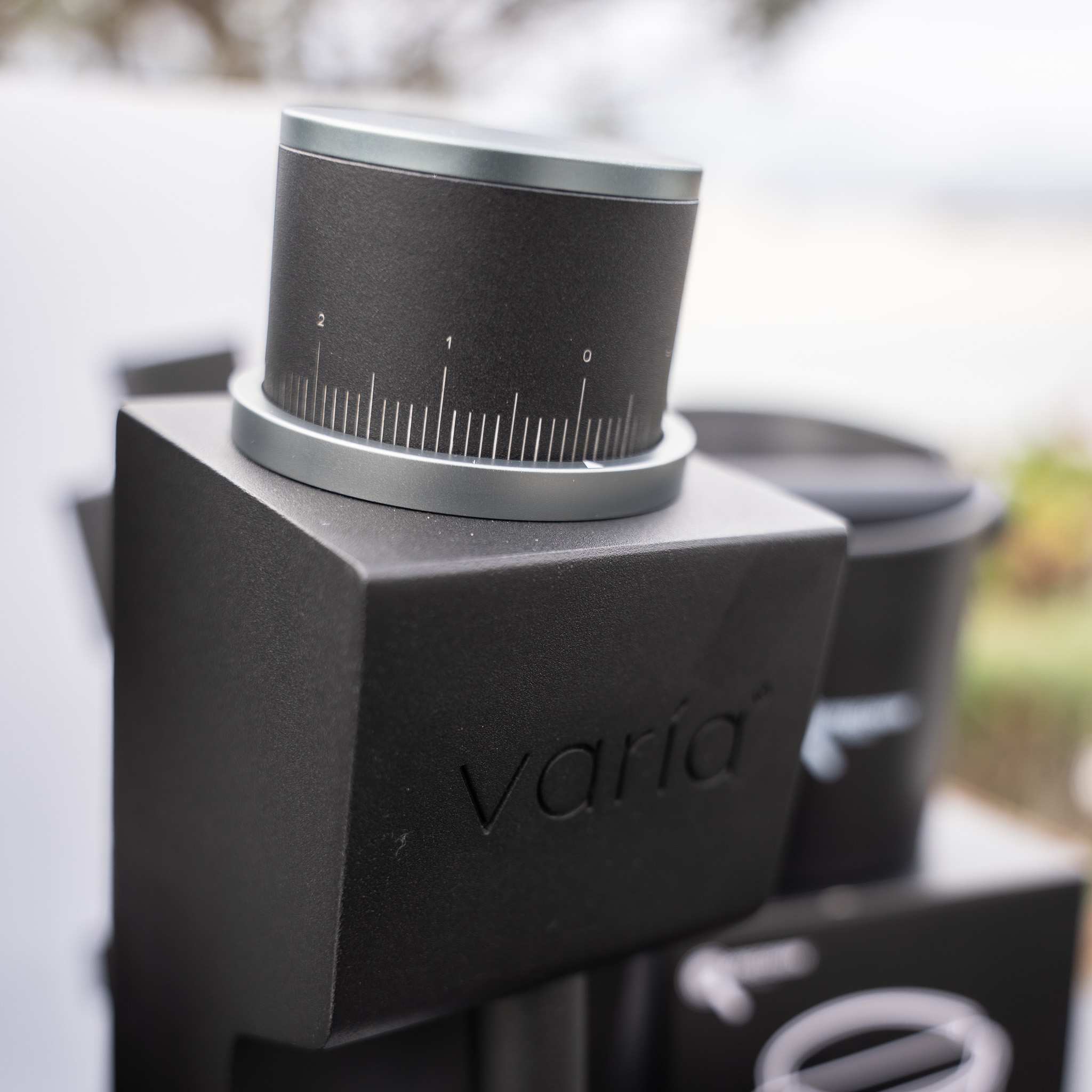 Custom Black Bellezza Chiara & Varia VS3 Gen 1 Zero Retention Grinder With Accessories Package