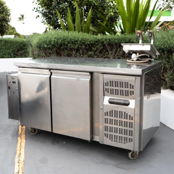 Clean 2 Door Pre Owned Double Tap Juggler Milk System