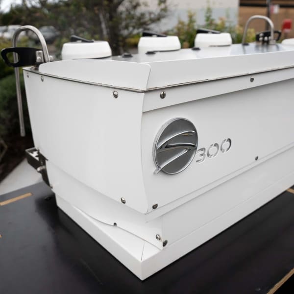 As New Synesso S300 With High Stand Commercial Coffee Machine