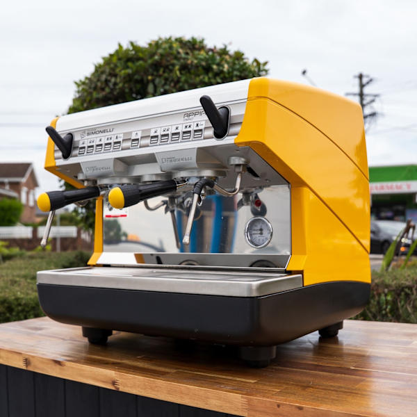 Pre Loved Nuova Simonelli Appia II 2 Group – 10 Amp – Tall Cup – Custo