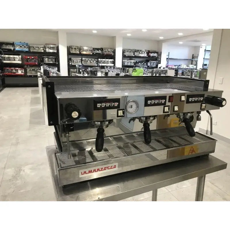 2016 As New La Marzocco Linea AV Commercial Coffee Machine -