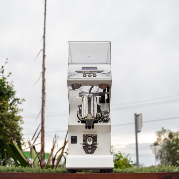 Pre-Loved Mythos One Coffee Grinder – White