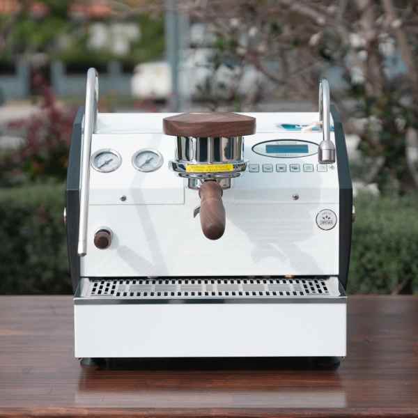 BRAND NEW LA MARZOCCO GS3 AV IN GLOSS WHITE WITH SPECHT TIMBER KIT