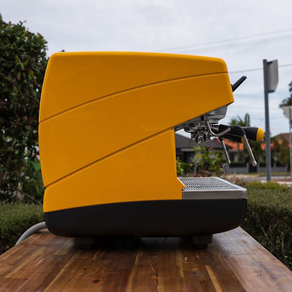 Pre Loved Nuova Simonelli Appia II 2 Group – 10 Amp – Tall Cup – Custo