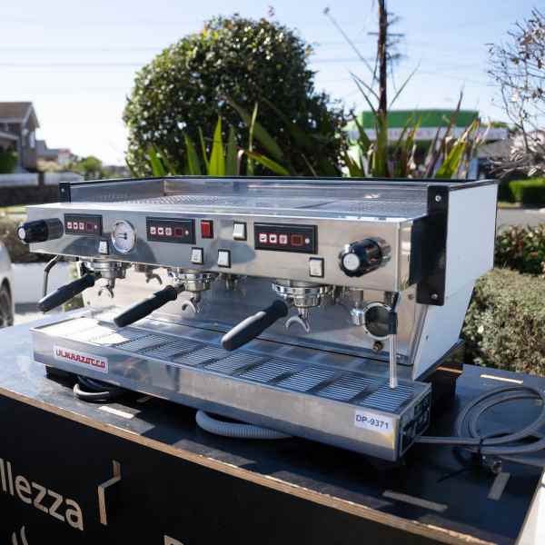 Beautiful La Marzocco Linea Av Tall Cup 3 Group Coffee Machine