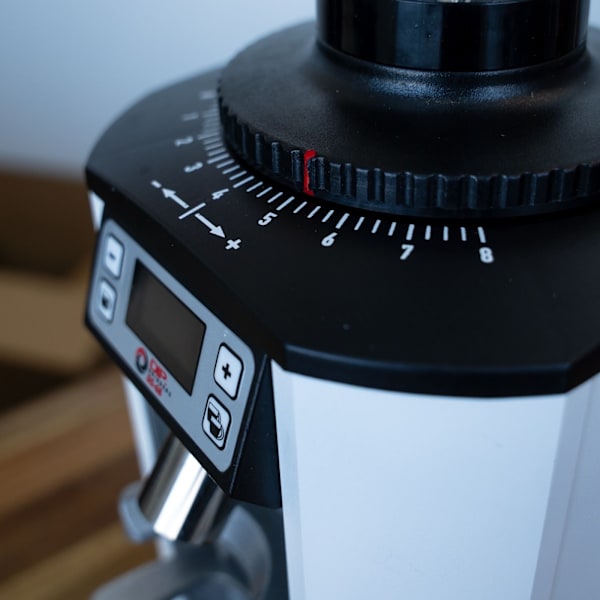 DIP DS-68 Coffee Grinder – White (Ex-Rental, Near New)