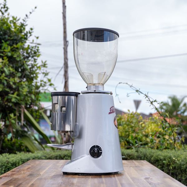 Used Fiorenzato F6 Commercial Coffee Grinder – Powerful & Reliable