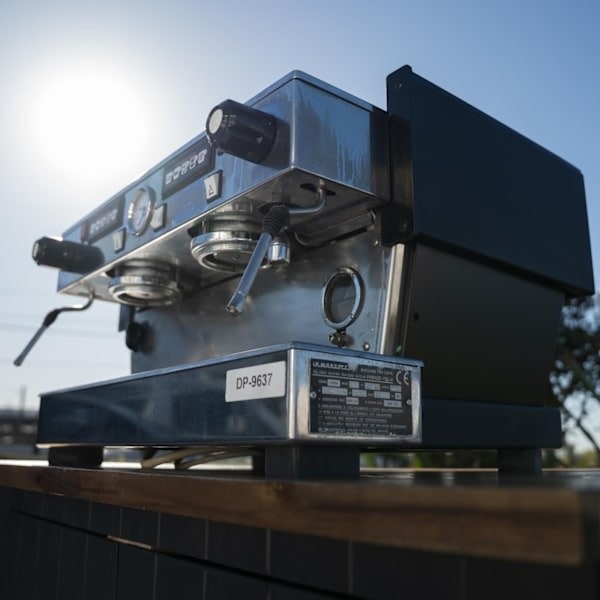 Pre Loved 2 Group La Marzocco Linea AV in Black Coffee Machine