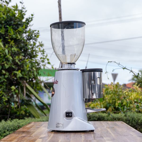 Used Fiorenzato F6 Commercial Coffee Grinder – Powerful & Reliable