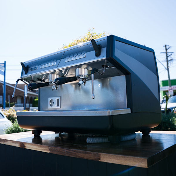 Simonelli Appia – 2 Group High Cup – 15 Amp with Built-In Pump
