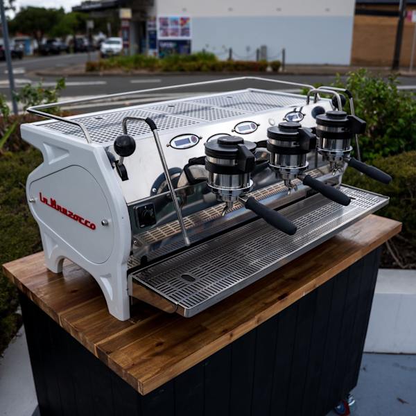 Pre-Owned La Marzocco Strada EP – 3 Group (White, Fully Restored)
