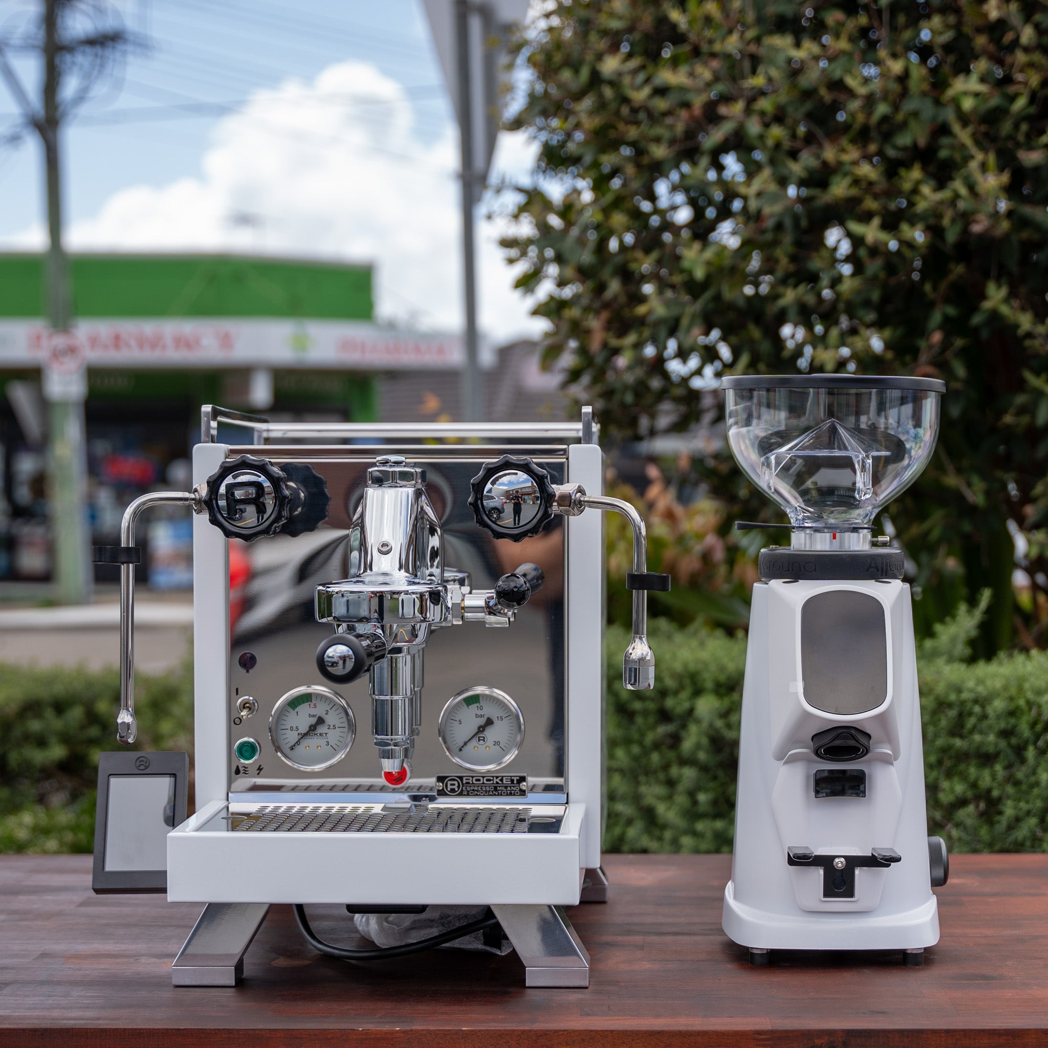 Rocket R Cinquantotto (R58) Coffee Machine + Fiorenzato All Ground Grinder Package In White