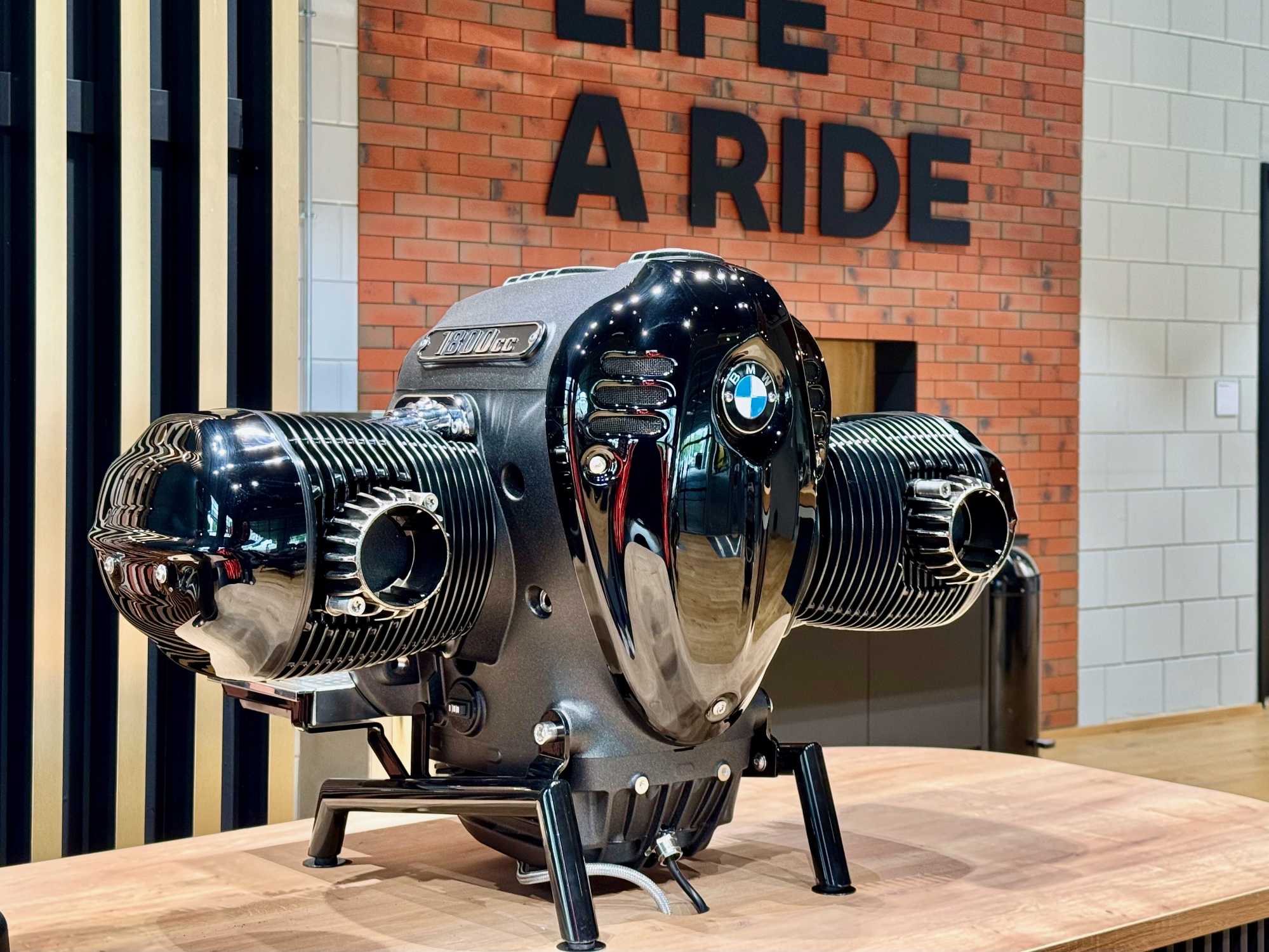 Big Coffee Boxer espresso machine with polished R 18 cylinder heads and E61 group
