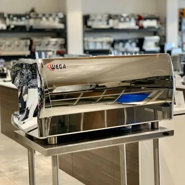 As New 3 Group High Cup Wega Polaris Commercial Coffee