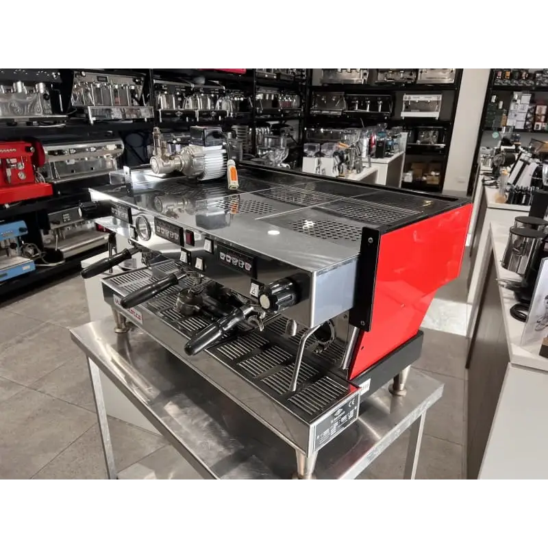 As New RED 3 Group La Marzocco Linea AV Commercial Coffee