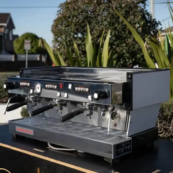 Beautiful 3 Group Pre Loved La Marzocco Linea AV Coffee