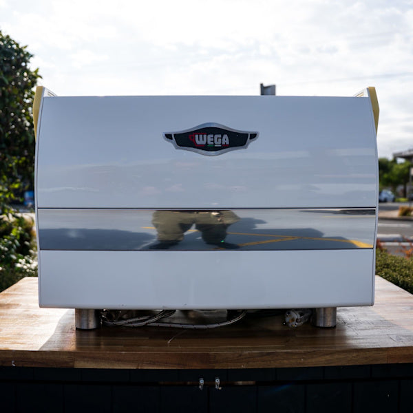 Pre-Loved Wega Polaris Tron – 2 Group – White