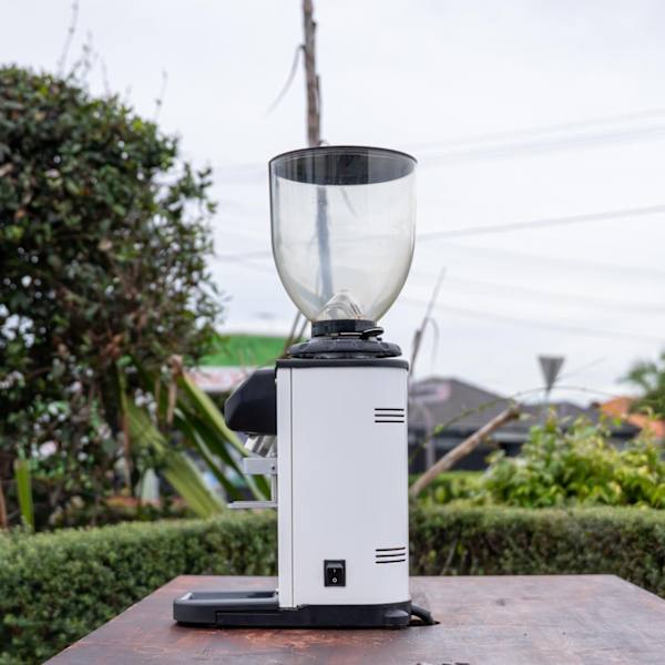 Used White DIP DK65 Coffee Grinder – Excellent Condition
