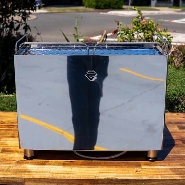 Pre-Loved Lelit Giulietta 15 Amp Commercial Coffee Machine – Built-In