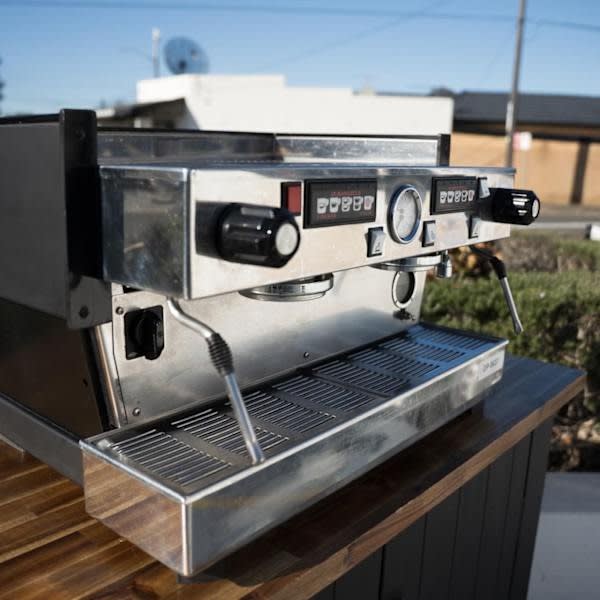 Pre Loved 2 Group La Marzocco Linea AV in Black Coffee Machine