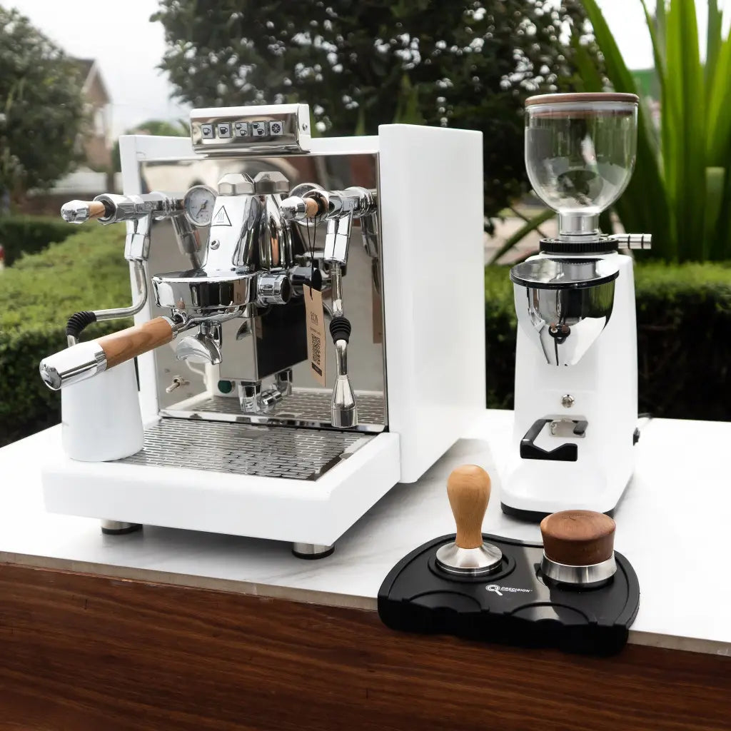 ECM ELEKTRONIKA CUSTOM WHITE & PICCOLA BELLEZZA GRINDER +