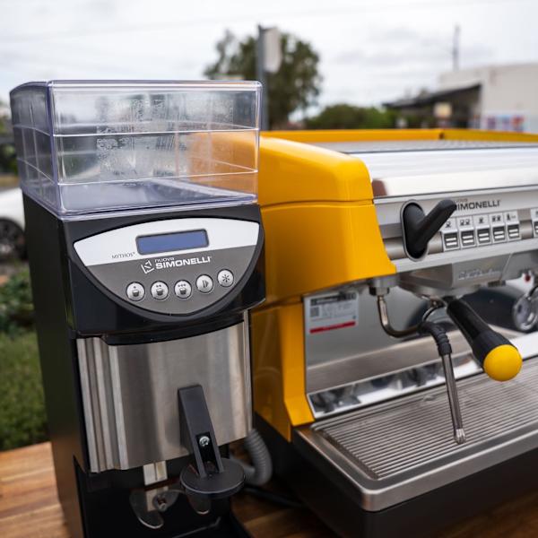 Appia II 10 Amp Yellow Café Machine + Mythos Electronic Grinder