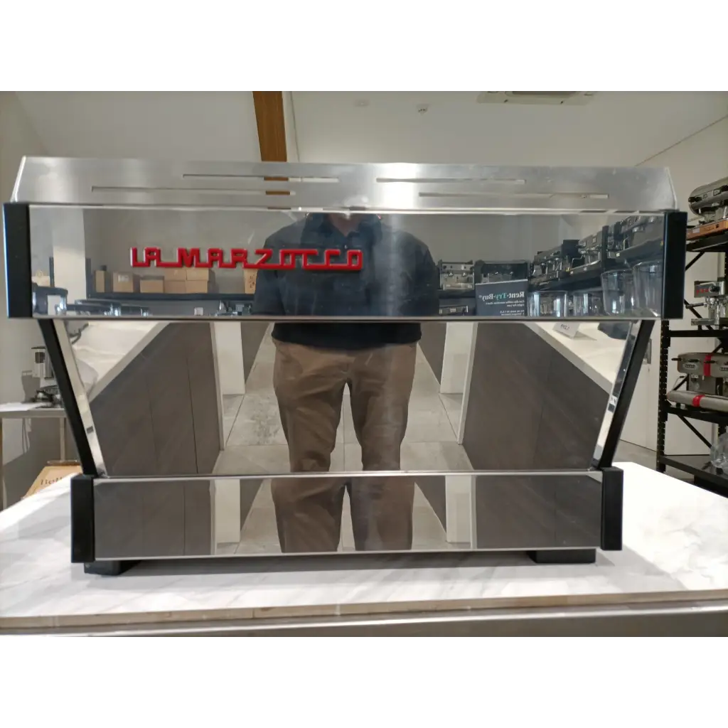 Incredible Fully Serviced La Marzocco Linea PB 2 Group