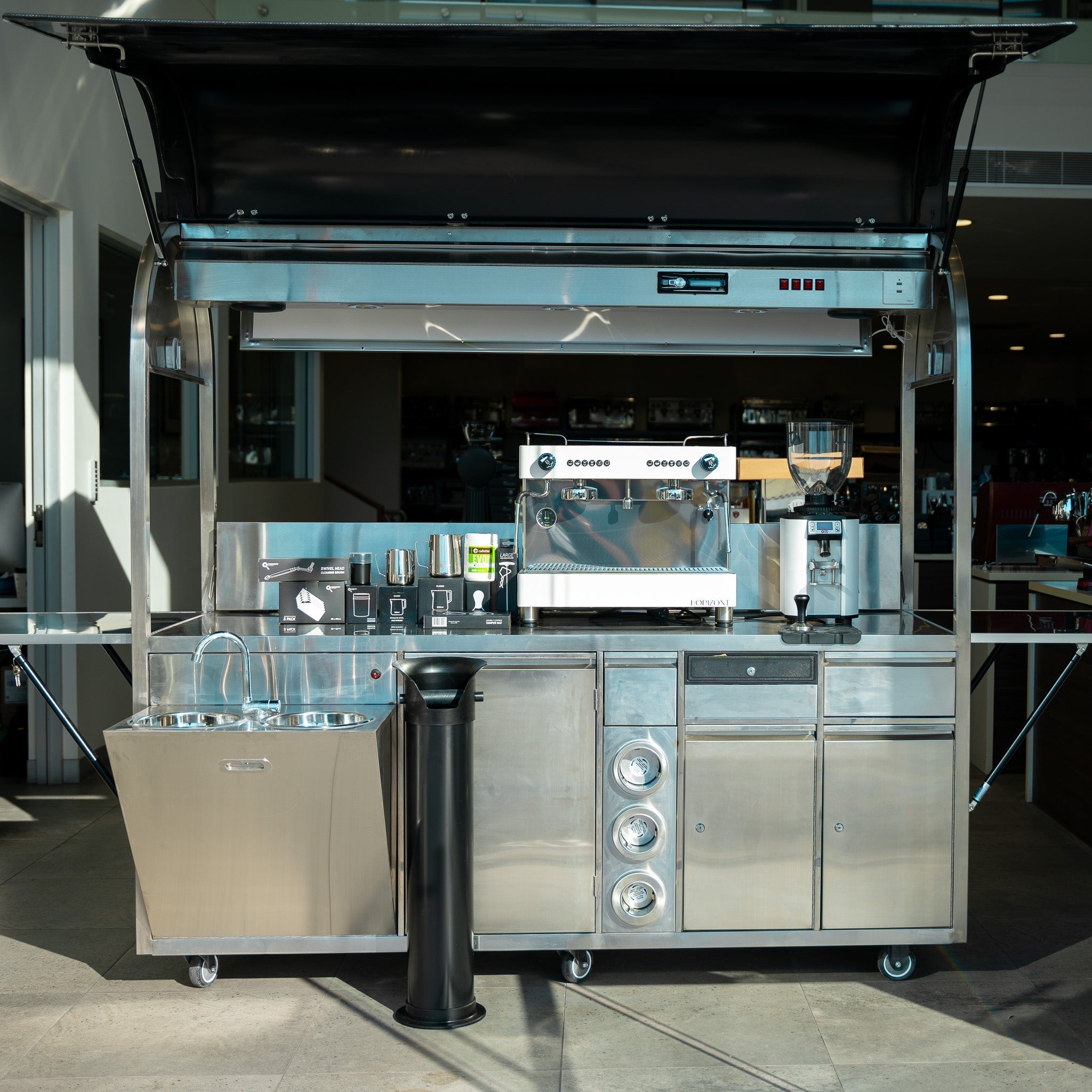 PRECISION LARGE LOCKABLE COFFEE CART PACKAGE WITH FUTURETE HORIZONT & DIP DS - 68 - Australia - Di Pacci