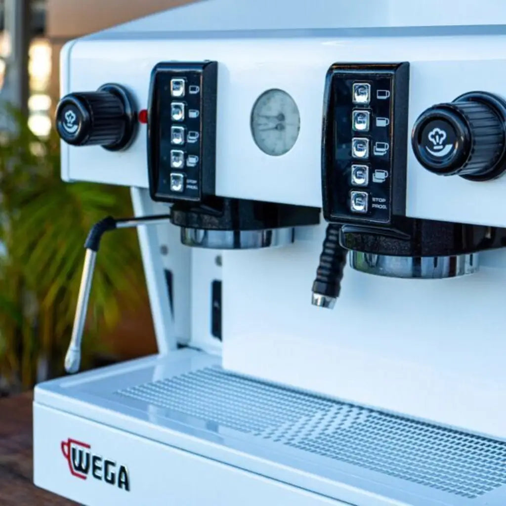 STUNNING 10 AMP COMPACT 2 GROUP WEGA COMMERCIAL COFFEE