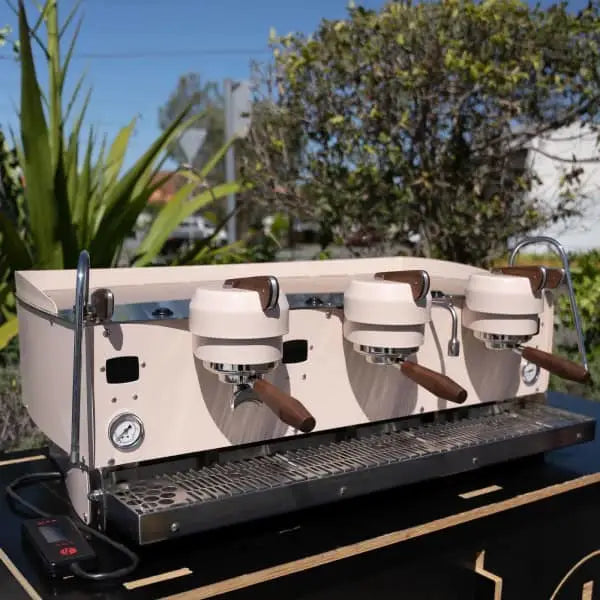 Stunning Custom As New 3 Group Synesso S300 Coffee Machine