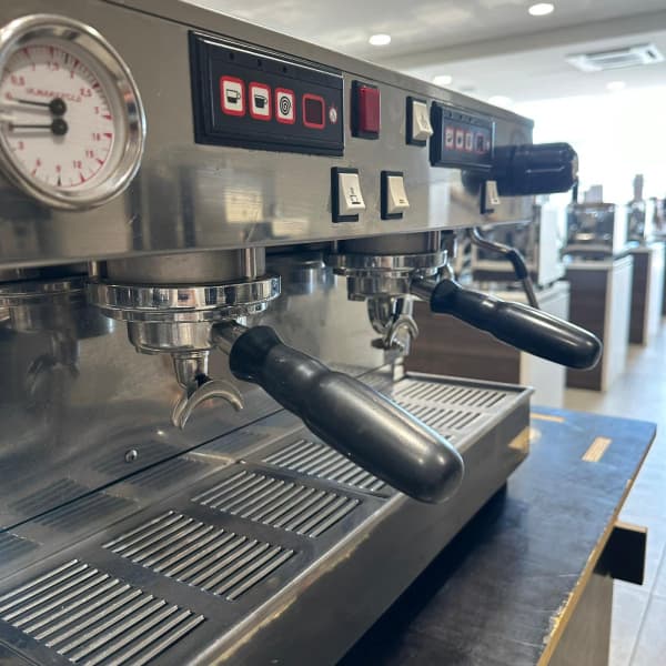 Pre Owned Immaculate 3 Group Linea AV With Shot Timers Coffee Machine