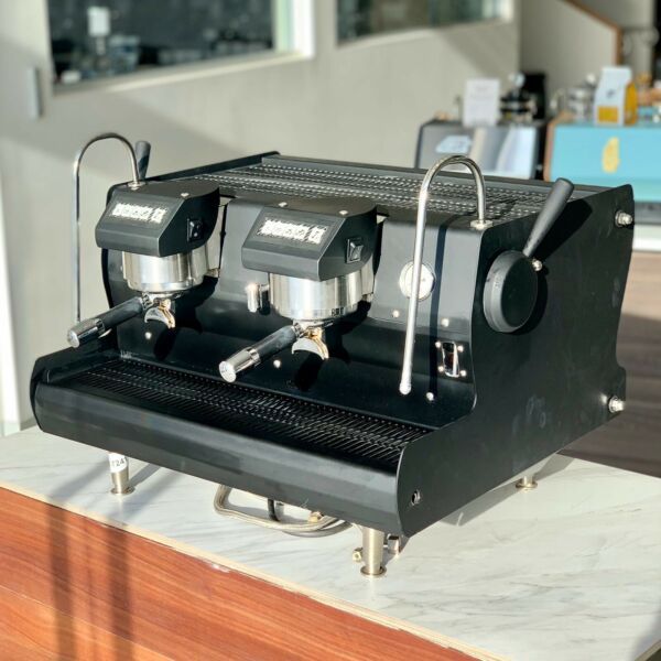 Beautiful Pre Owned 2 Group Synesso Sabre AV Commercial Coffee Machine