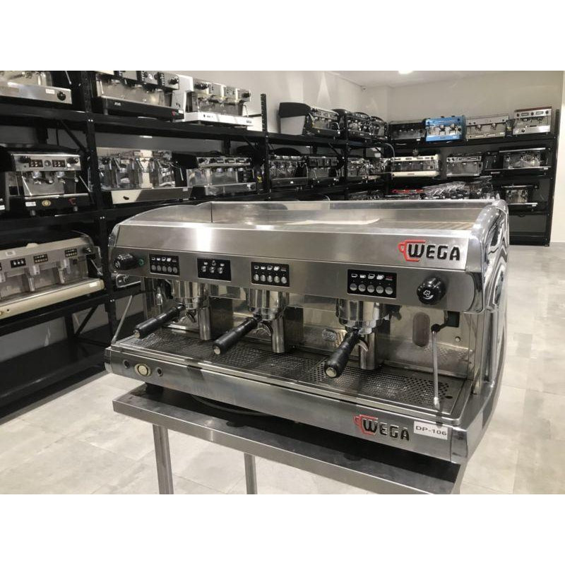 Pre-Owned 3 Group Wega Polaris In Chrome Commercial Coffee Machine