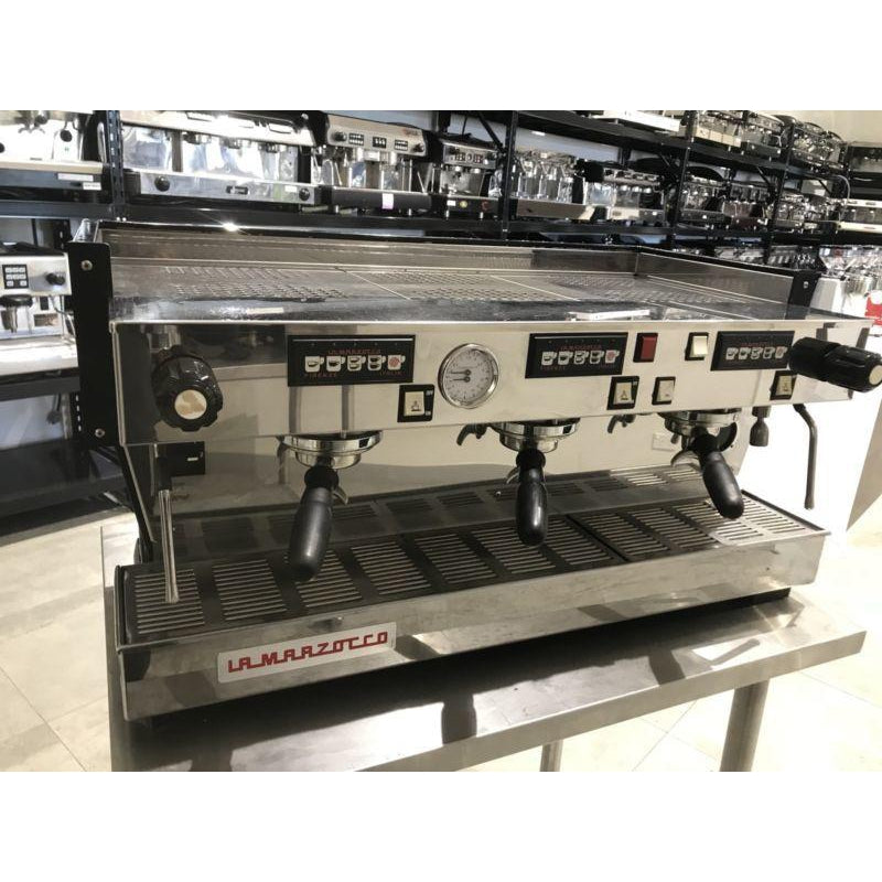 2016 As New La Marzocco Linea AV Commercial Coffee Machine